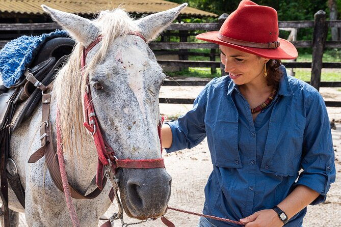 horse-riding-at-la-mello-adventure-lodge