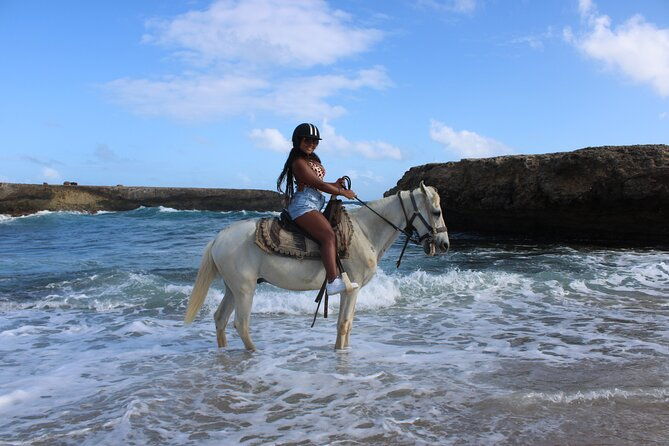 horseback-riding-and-natural-pool-adventure-in-aruba