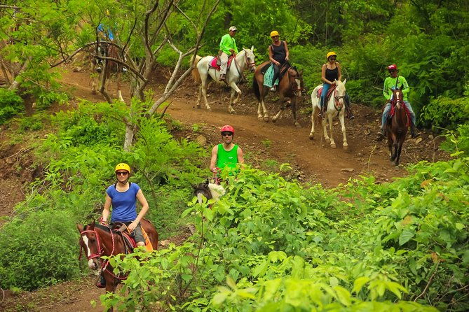 horseback-riding-at-diamante-eco-adventure-park