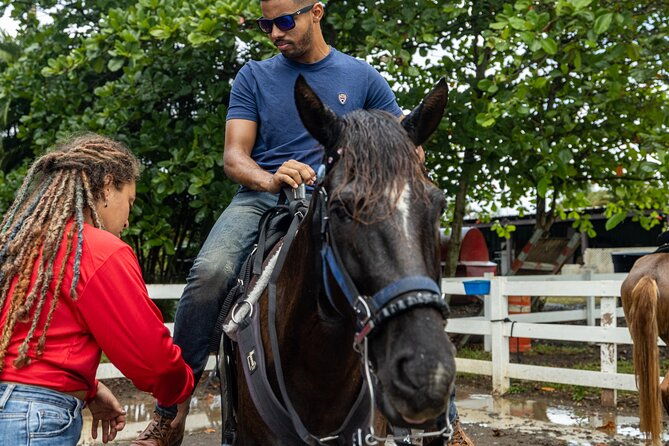 horseback-riding-tour-at-private-ranch