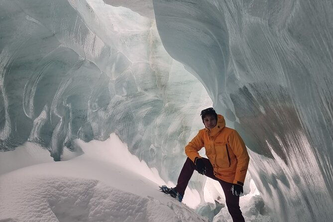 ice-trekking-vinciguerra-glacier-and-laguna-de-los-tempanos-premium