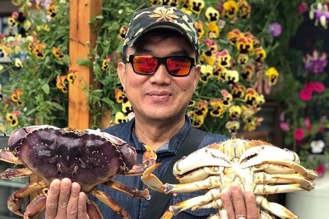 icy-strait-village-tour-and-crab-feast
