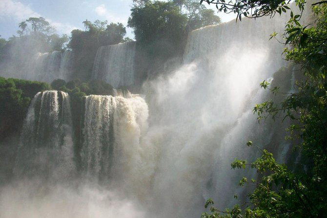 iguazu-argentine-falls-with-jungle-walk-and-boat