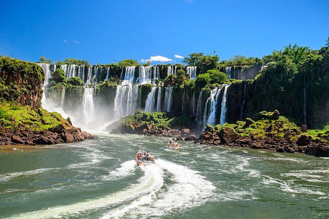 iguazu-falls-4x4-in-the-jungle-boat-ride-and-argentinian-falls