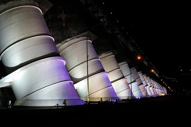 itaipu-iluminated