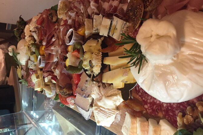 italian-charcuterie-cheese-board-with-wine-or-beer-pairing
