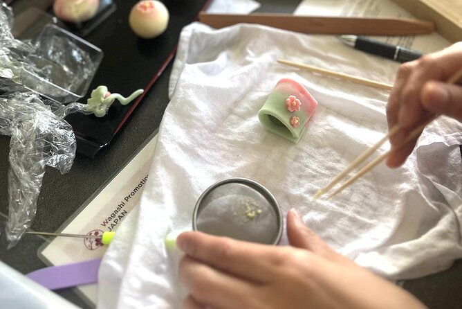 japanese-sweets-making-with-tea-ceremony-in-pirvate-studio