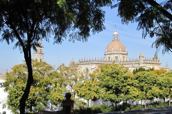 jerez-historic-guided-tour-with-horse-show-and-winery-visit