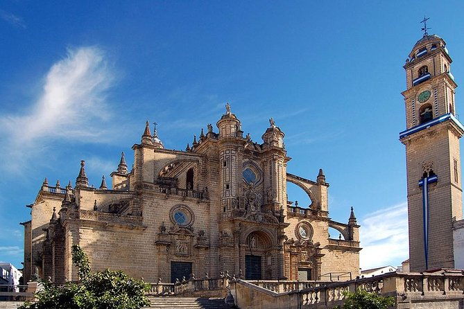 jerez-walking-tour-with-alcazar-and-cathedral-entrance