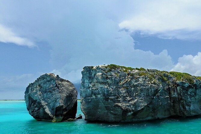 jet-ski-adventure-to-split-rock-pirates-cove-iguana-bay-cay