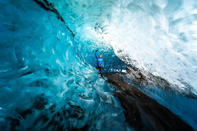 jokulsarlon-visit-a-natural-blue-ice-cave