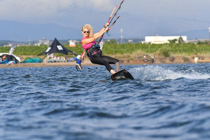 kitesurfing-and-windsurfing-in-sicily-in-the-lo-stagnone-lagoon