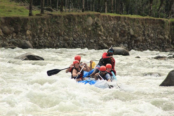 la-fortuna-white-water-rafting-authentic-lunch