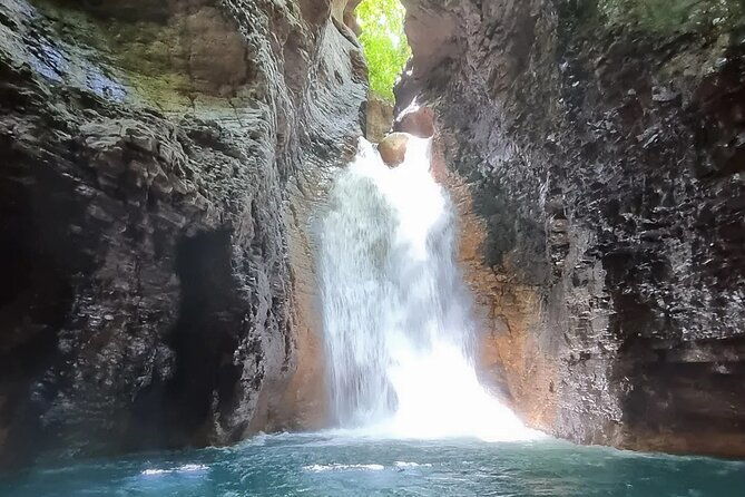 la-leona-waterfall-adventure-guided-hike-with-lunch