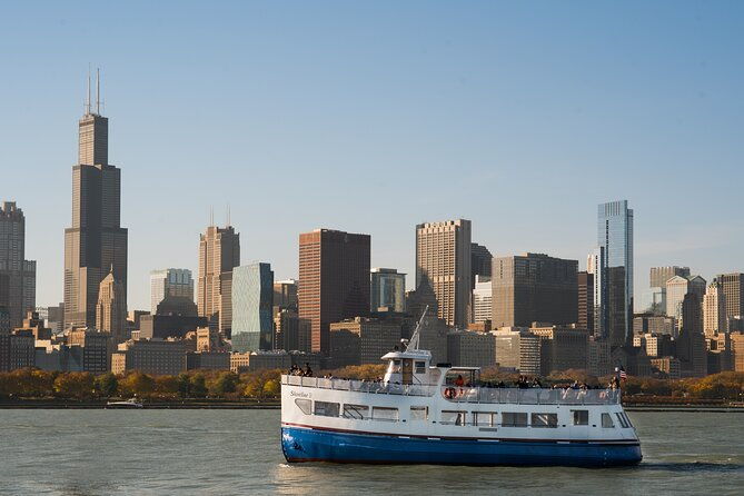 lake-michigan-skyline-cruise-in-chicago