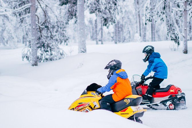 lapland-family-snowmobile-safari-from-levi-2