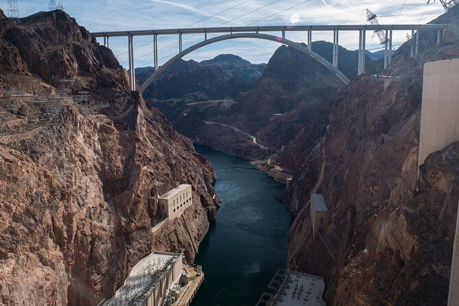 lasvegas-small-group-6hour-valley-of-fire-hoover-dam-boulder-city-2