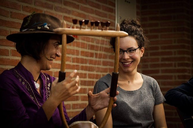 learn-an-ancient-music-instrument-the-lyre-of-apollo-2