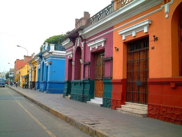 lima-bike-tour-miraflores-barranco-huaca-pucllana