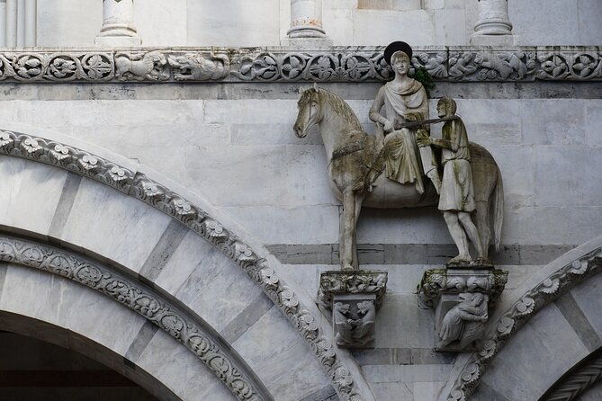 lucca-walking-to-discover-the-city-of-100-churches-2