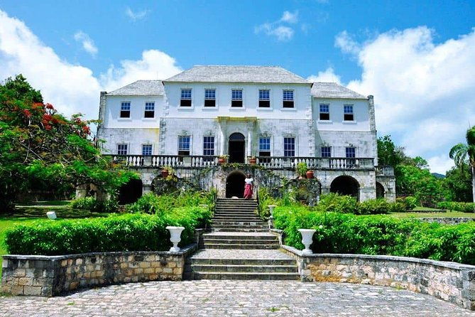 luminous-lagoon-and-rose-hall-optional