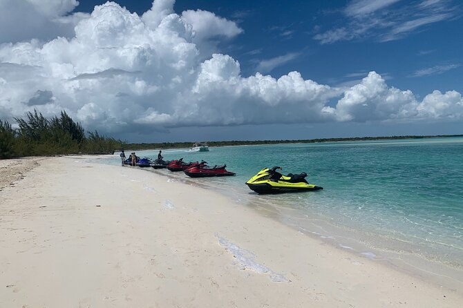 lunch-seafari-to-pristine-cays-shipwreck-and-lunch-at-tiki-bar