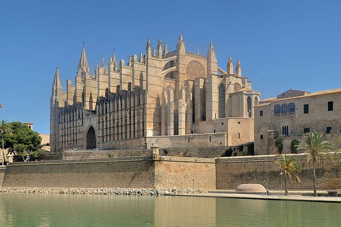 mallorca-shore-excursion-bellver-castle-and-cathedral-private-tour