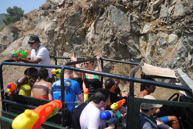marmaris-icmeler-jeep-safari-w-water-fight-colour-foam-party