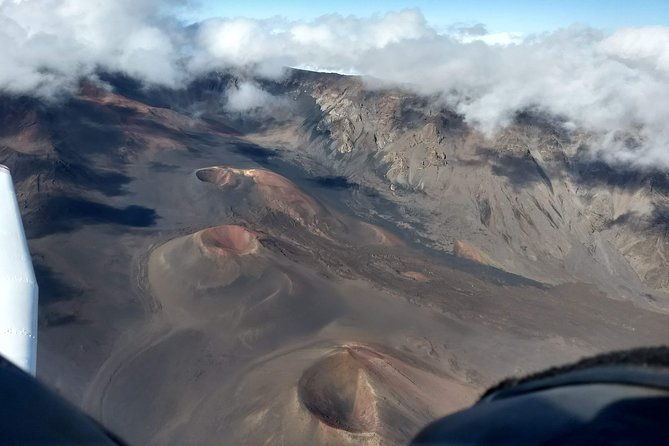 maui-private-vip-air-tour-volcano-crater-haleakala-2-5-max