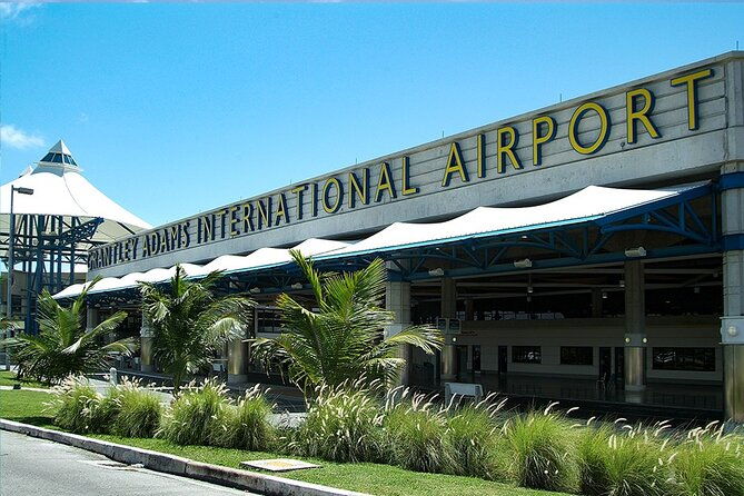 meet-and-greet-with-private-roundtrip-transfer-service-within-8km-of-gia-airport
