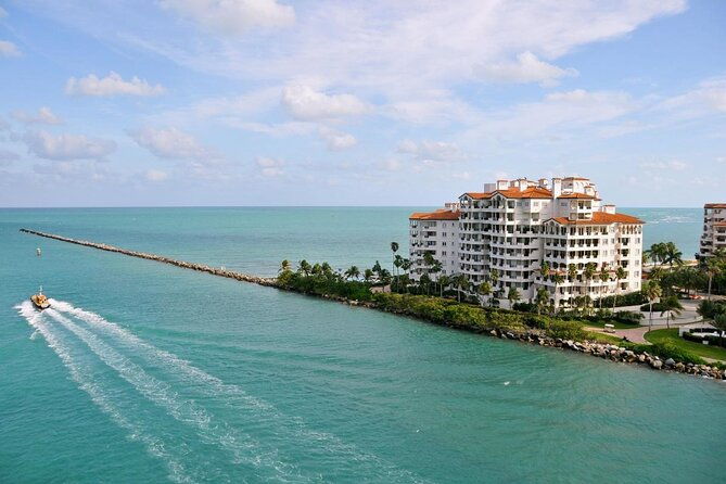 miami-skyline-sunset-cruise-with-the-mojito-bar-on-board