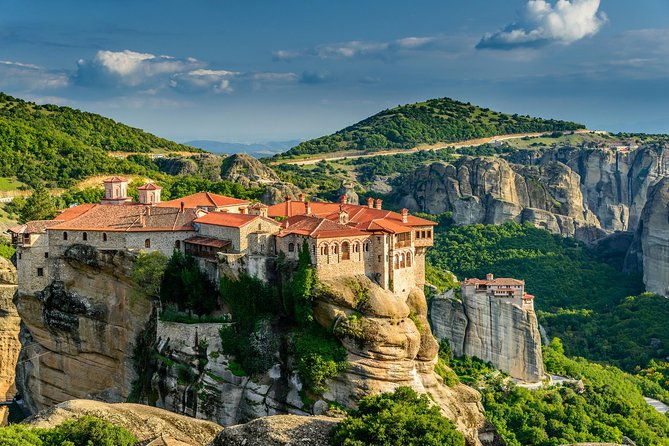 midday-meteora-monastery-tour-from-kalabakas-train-station