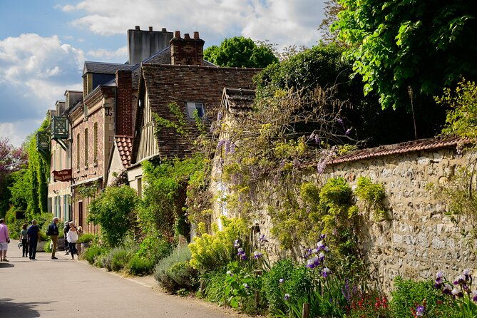 monets-house-and-garden-giverny-village