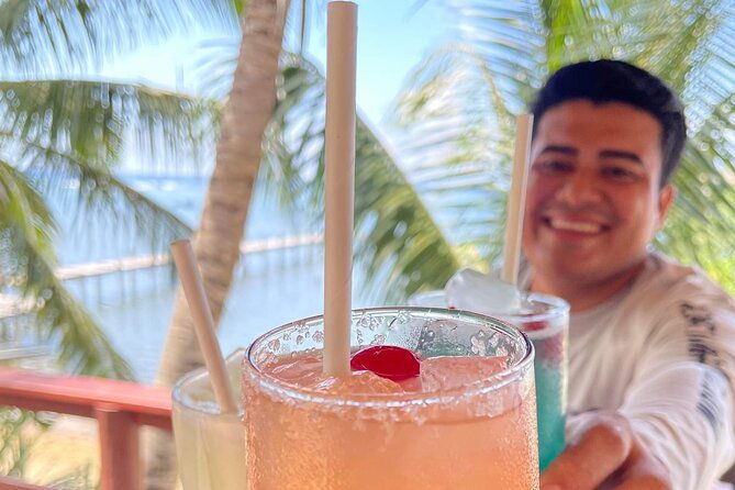 monkey-and-sloth-chocolate-rum-tasting-and-beach-break-in-roatan