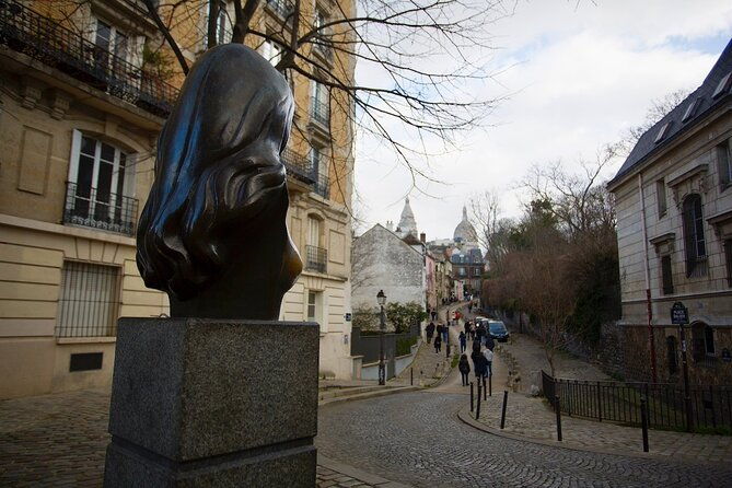 montmartre-the-old-artist-village-and-its-unique-charm
