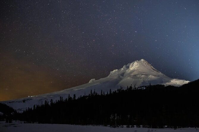 moonlight-snowshoe-hike