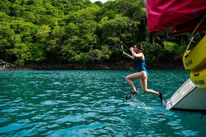 morning-catamaran-in-playa-flamingo