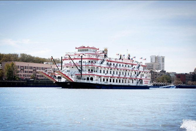narrated-harbor-luncheon-riverboat-cruise