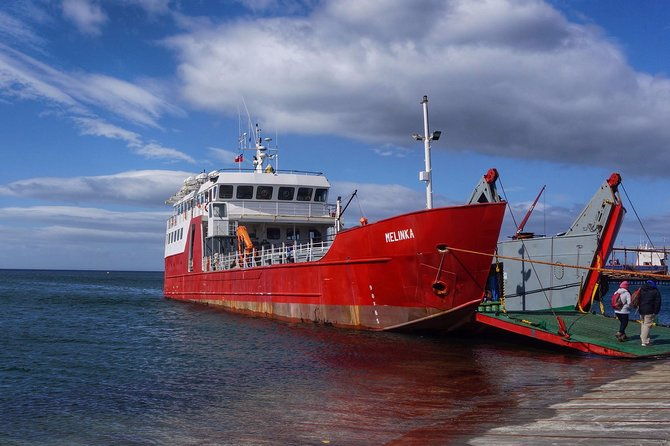 navigation-to-south-fjords-magdalena-island