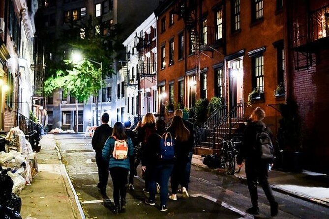 new-york-ghosts-boos-and-booze-haunted-pub-crawl