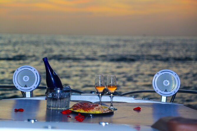 night-boat-rental-in-cartagena-bay