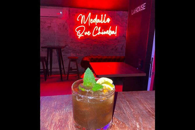 nightlife-medellin-rooftops-bars-and-clubs-drinks-included