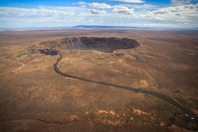 northern-arizona-meteor-crater-and-walnut-canyon-from-phoenix-private-tour