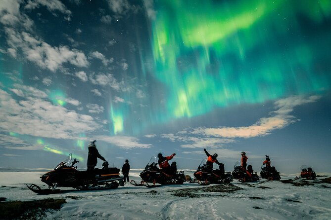 northern-lights-adventure-by-snowmobile
