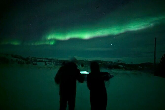 northern-lights-minibus-chase-max-16-person-in-group