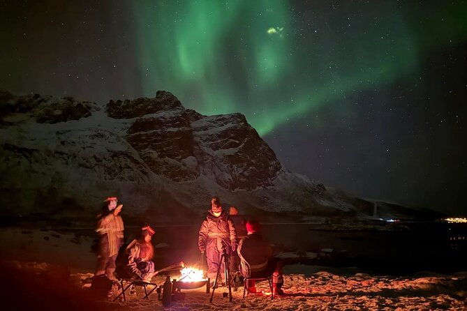 northern-lights-tour-with-hot-food-and-drinks-in-tromso