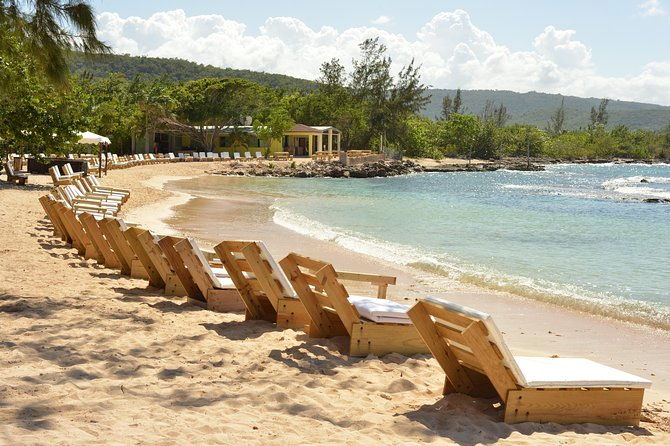 ocho-rios-bamboo-beach-club-with-specialty-lunch-cocktails