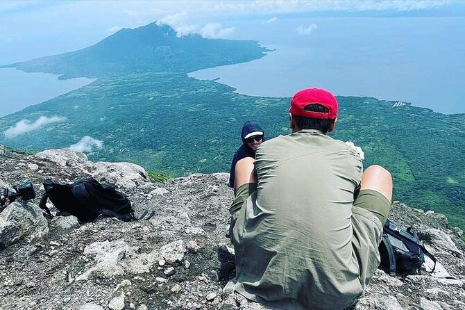ometepe-trekking-volcano-concepcion-by-happy-tours