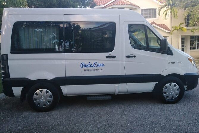 one-way-private-airport-or-hotel-transfer-bavaro-hotel-1-6-pax