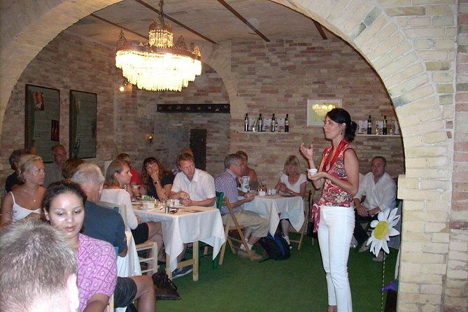 organic-wine-tasting-tasting-of-evo-cantinarte-oil-museum